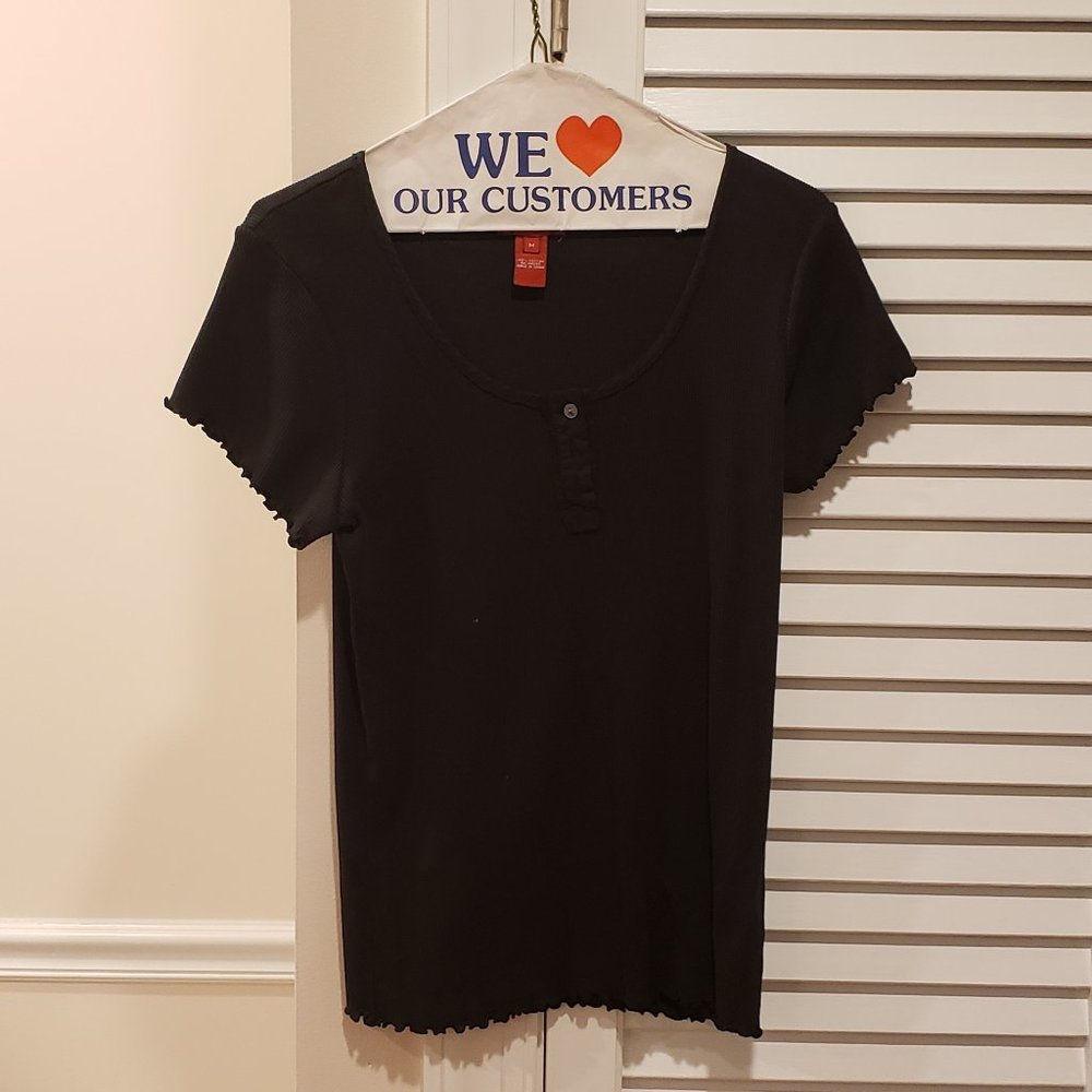 Short sleeved shirt